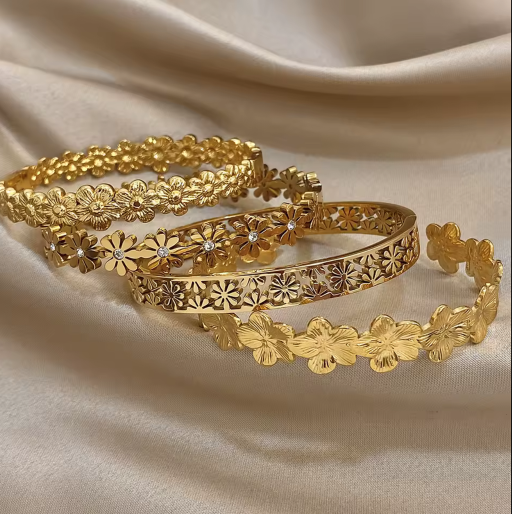 18K Gold Plated Floral Daisy Bangle Set