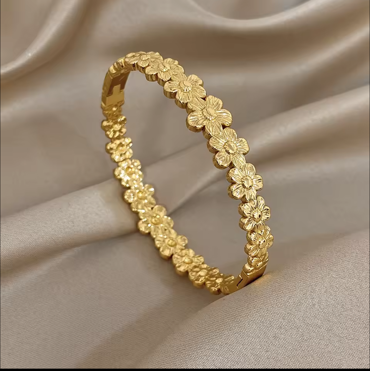 18K Gold Plated Floral Daisy Bangle Set